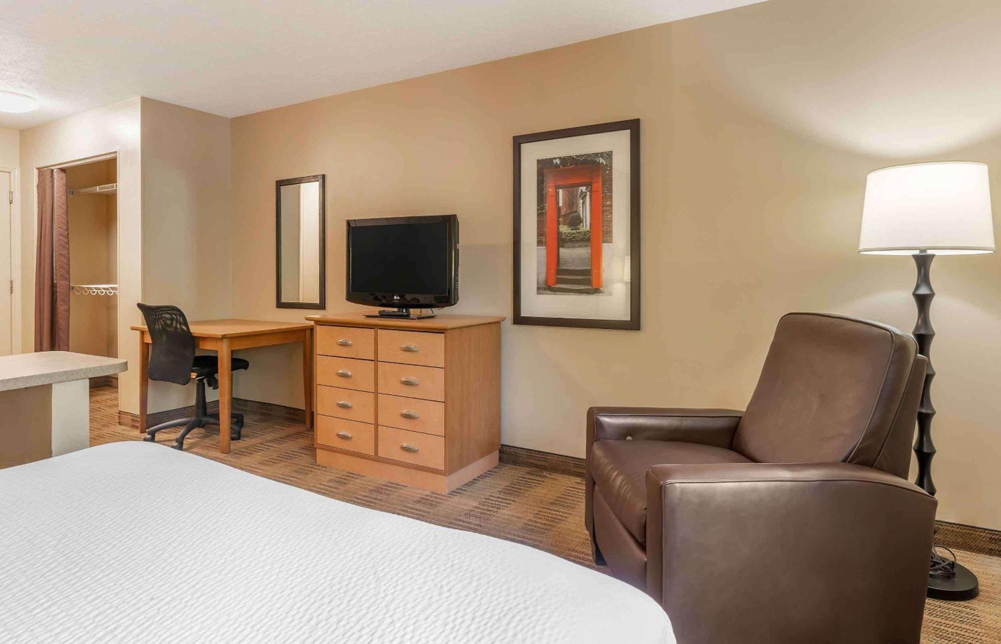 Extended Stay America Suites - Chicago - Lombard - Yorktown Center Exterior photo