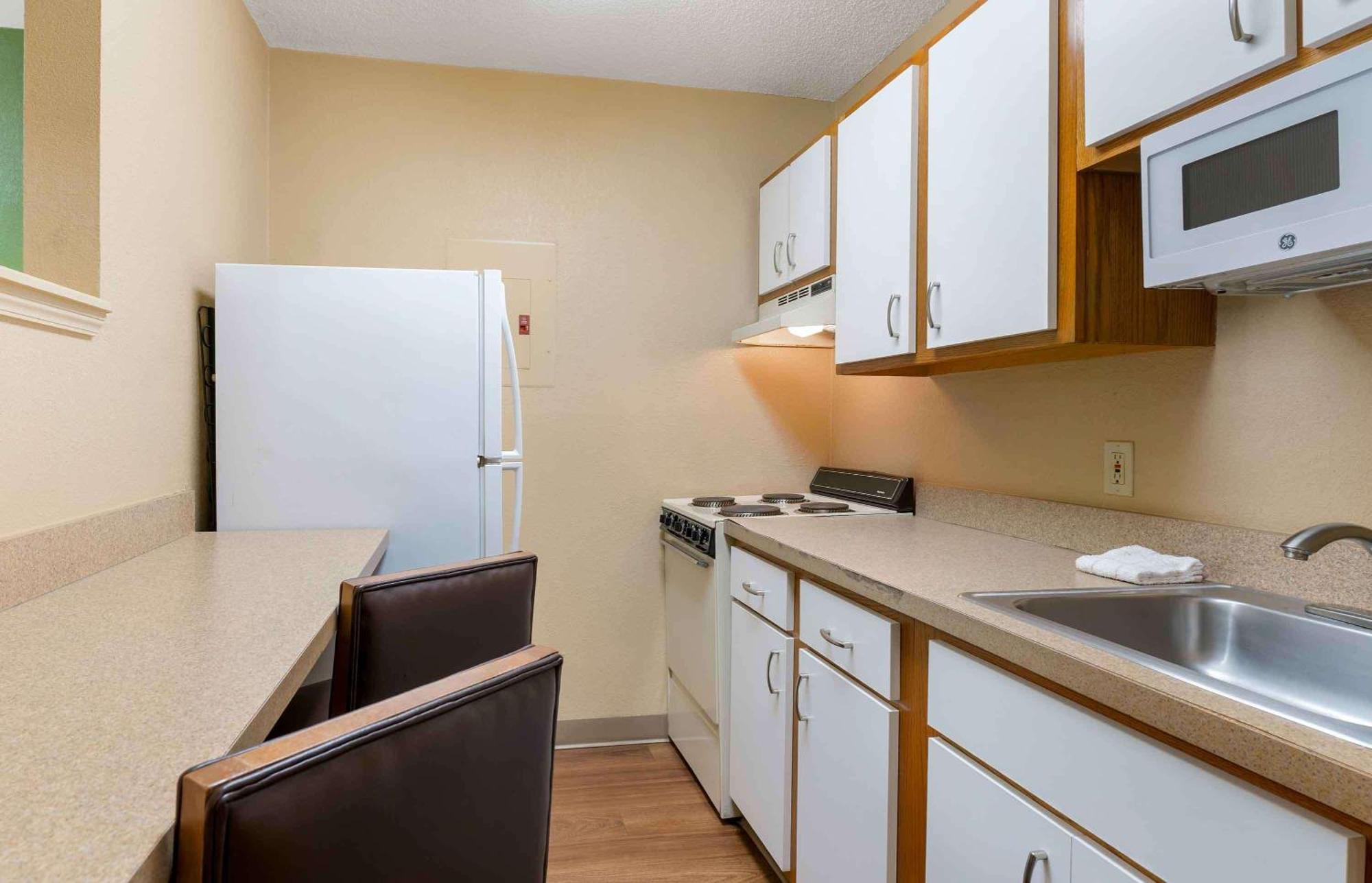 Extended Stay America Suites - Chicago - Lombard - Yorktown Center Exterior photo